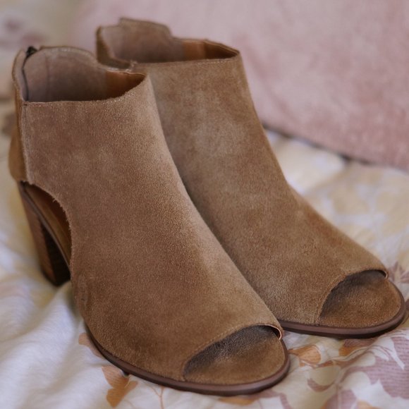 NEW 9.5 lucky brand keight peep toe *stain - Picture 3 of 8